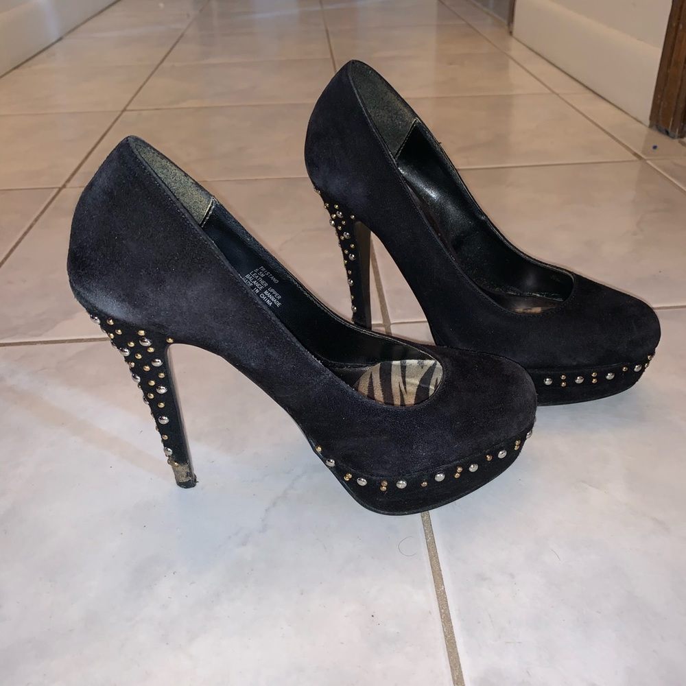 Steve Madden Tristano Black Studded Pumps
